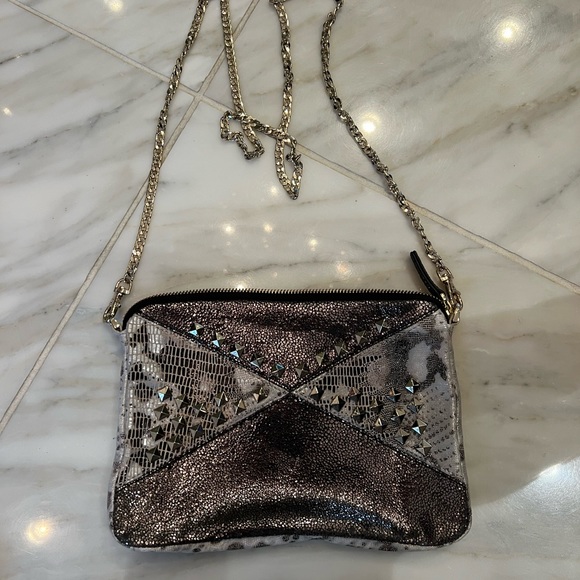 Gray silver and white handbag beautiful detail - Picture 2 of 2